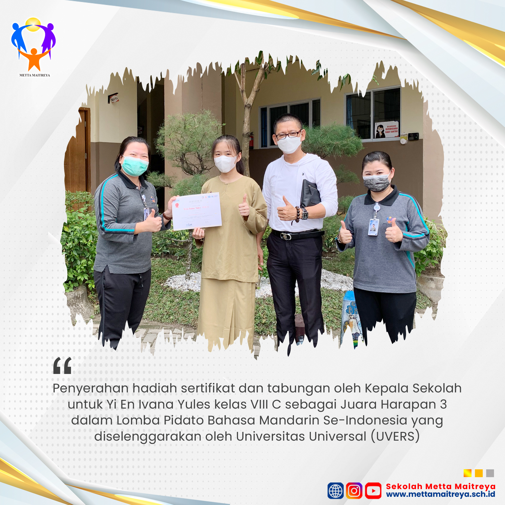 Penyerahan hadiah sertifikat dan tabungan oleh Kepala Sekolah untuk Peserta Didik | SMP METTA MAITREYA